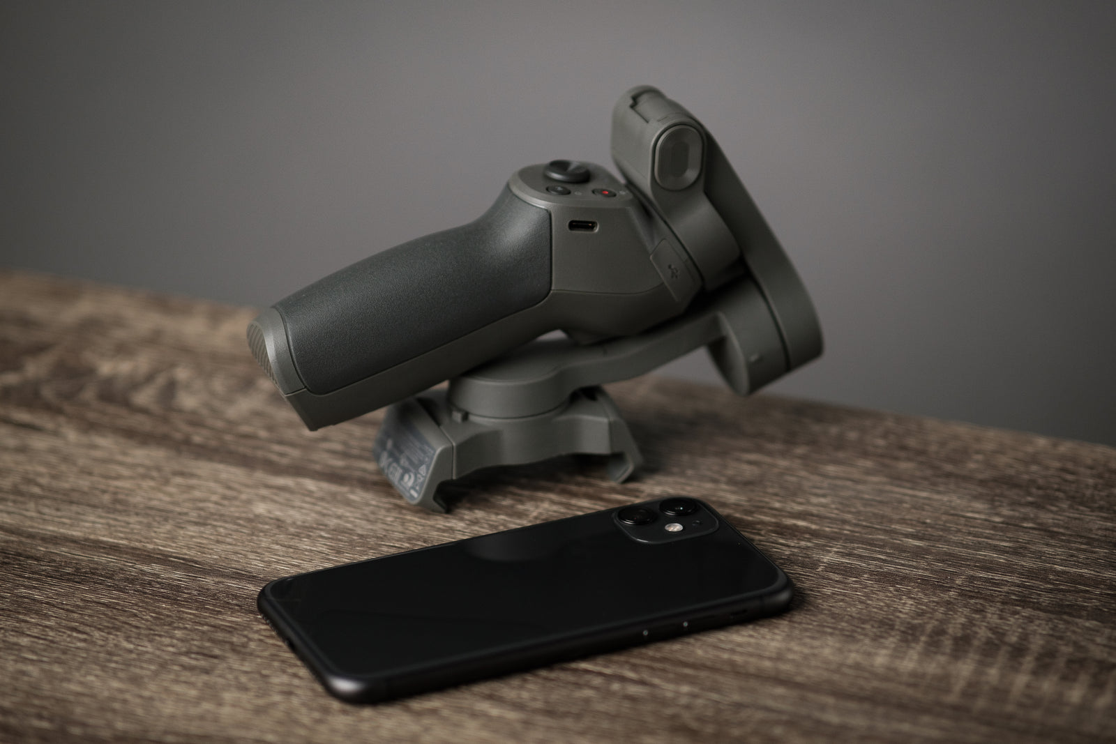 Kätevät puhelintelineet autoon imukuppi tai ilmastointiventiilli kiinnityksellä. 